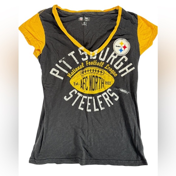 NFL Team Women’s Vneck Black and Yellow Pittsburgh Steelers Tee. Sz M - Picture 1 of 4